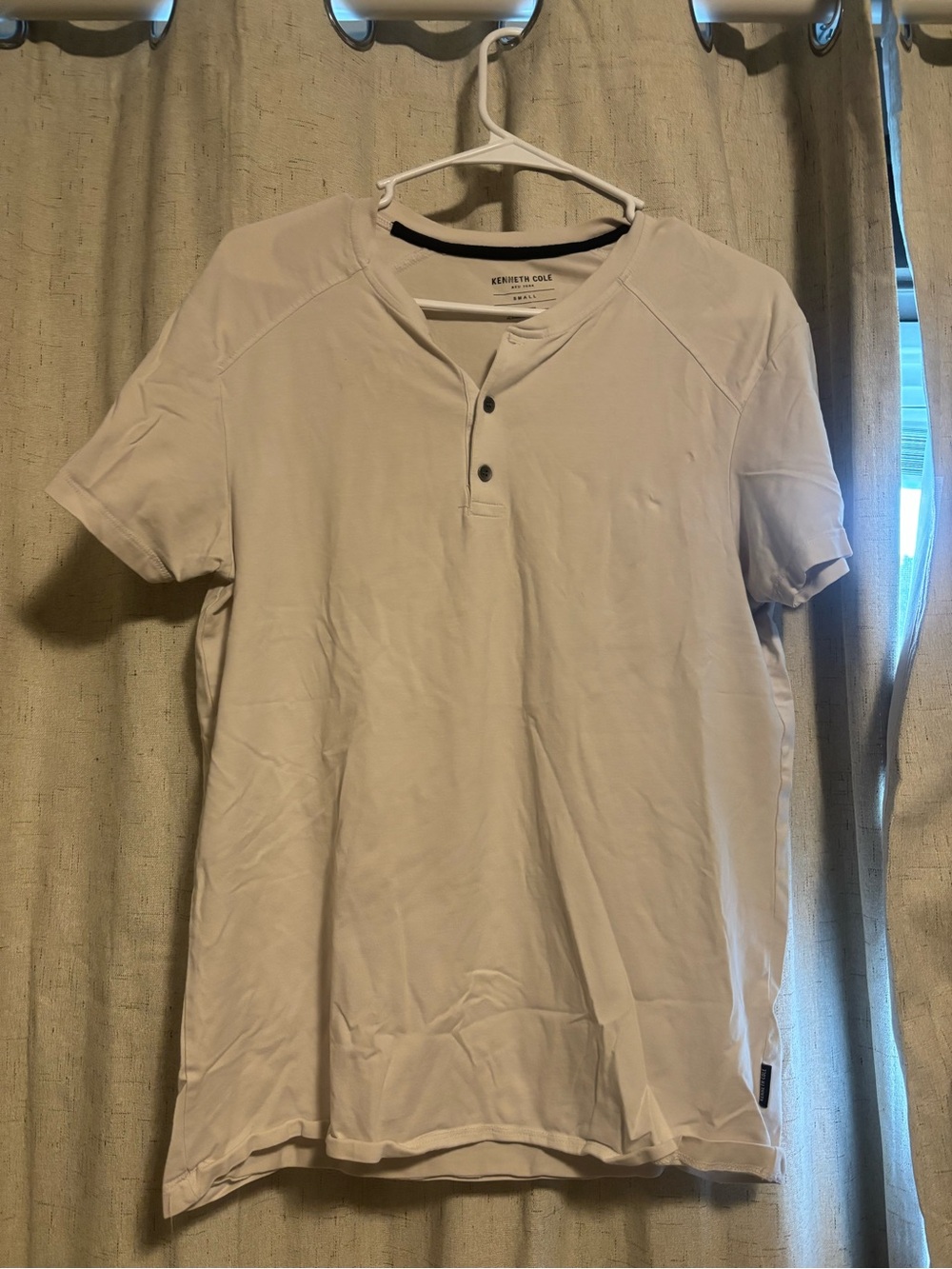 Kenneth Cole Men’s White Short-Sleeve Henley Polo
